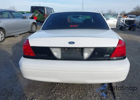 2010 Ford Crown Victoria Police/Police Interceptor z USA, uszkodzony, nr VIN 2FABP7BV5AX129186